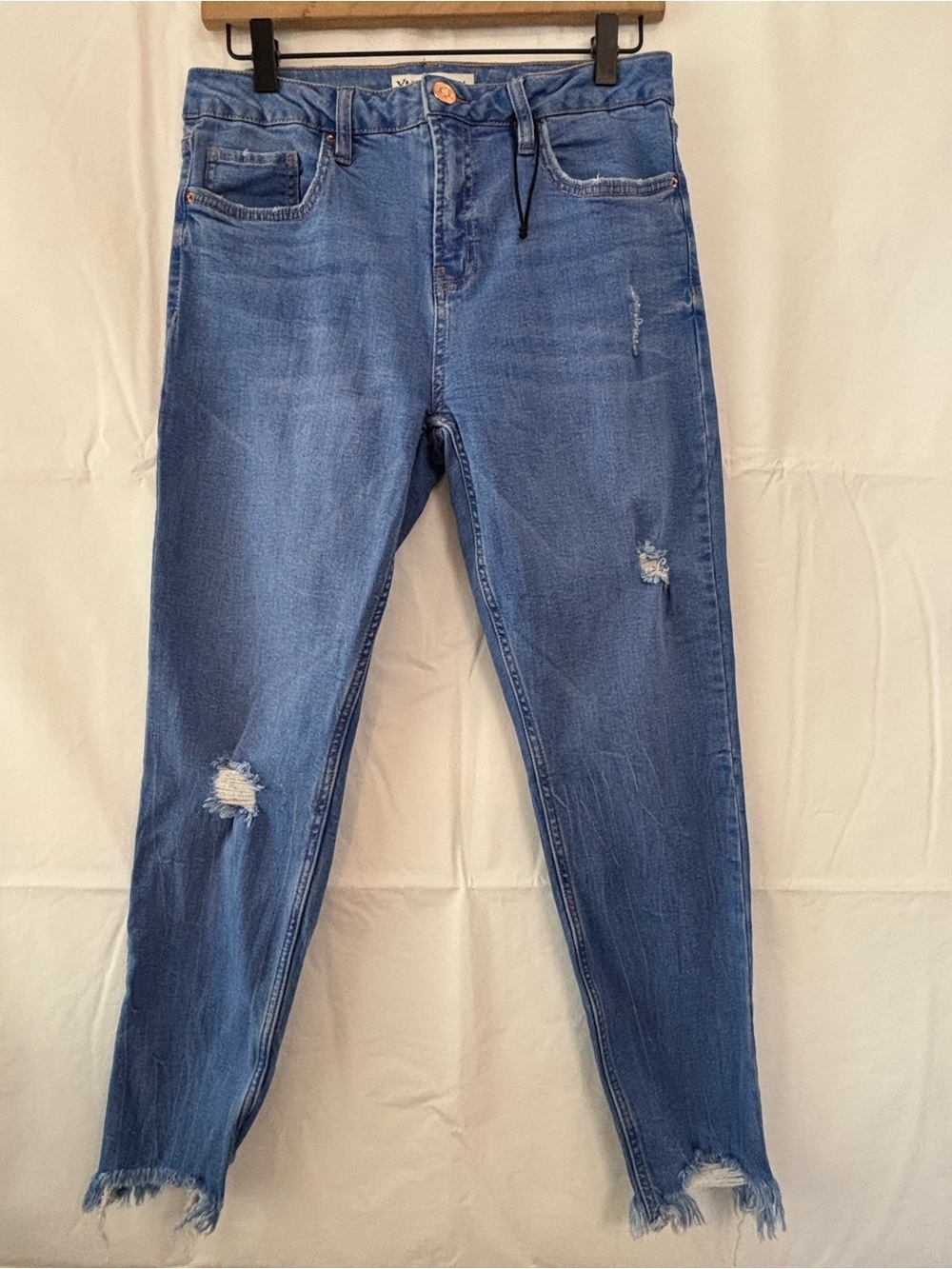 YMI Distressed Medium Wash Mid-Rise Ankle Jeans Size 11 NWOT